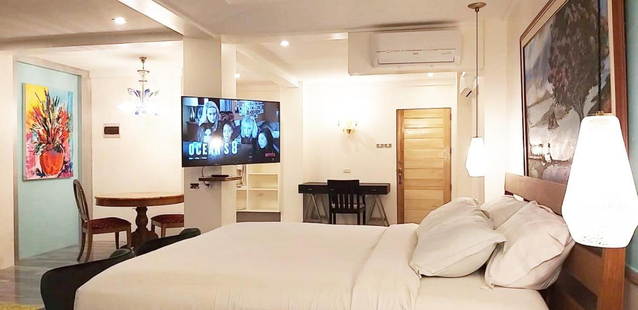The Carmelence View Bed & Breakfast Tagaytay City Exterior photo